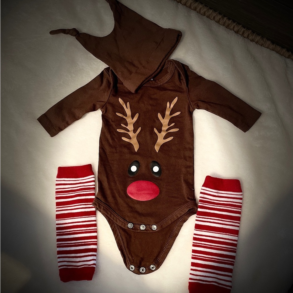 Infant's juDanzy 3 piece Reindeer Christmas gift set. Newborn size. COTTON